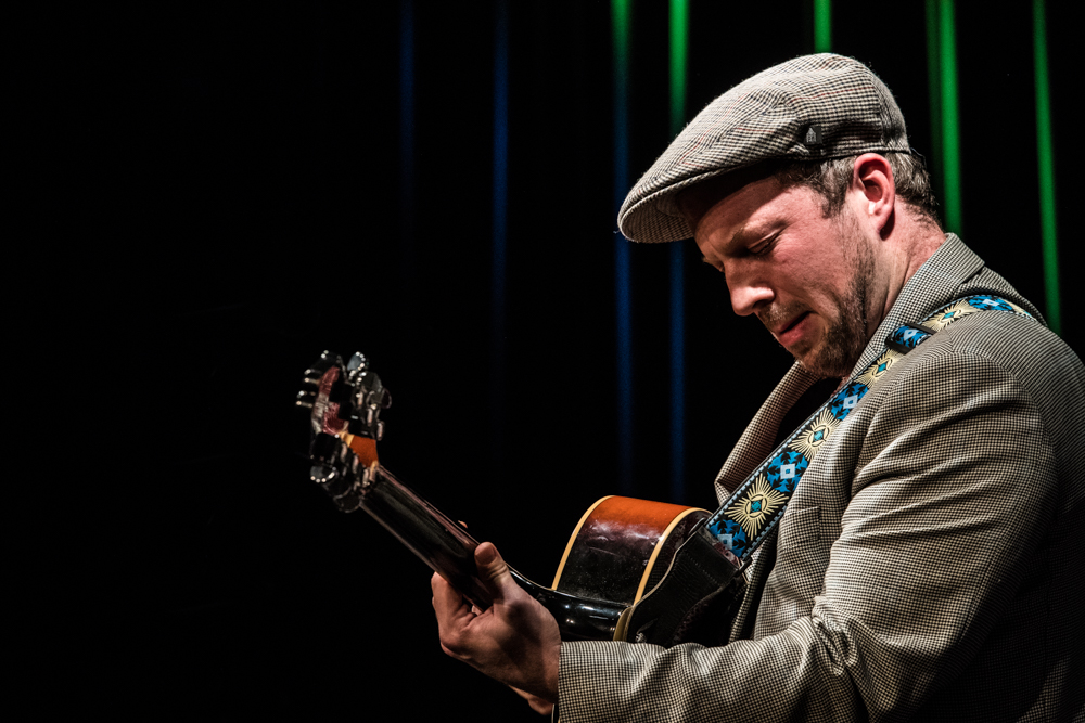 Fr. 25. apr. kl. 20.00
Richard Farrell solo på Røde Port Bistro 